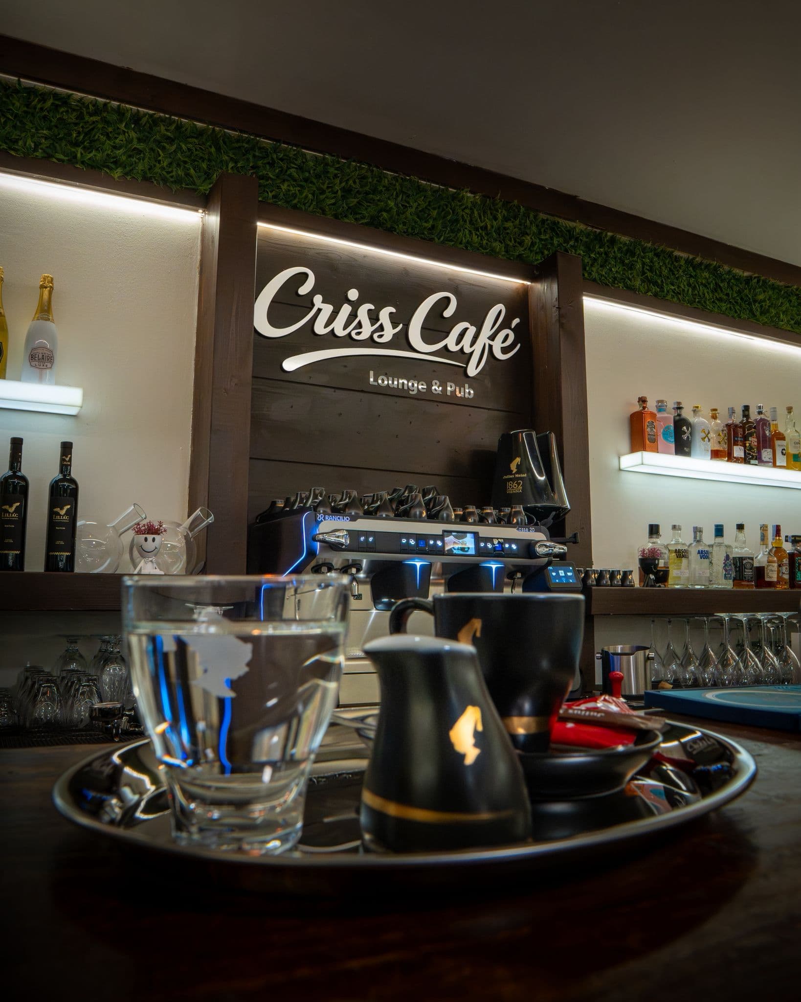 Seară la Criss Cafe, lounge & pub în Târgu Mureș